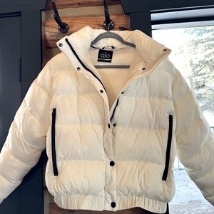Aspen Love Puffer Jacket - M - worn once
